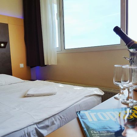 Hotel Pest Inn บูดาเปสต์ ภายนอก รูปภาพ