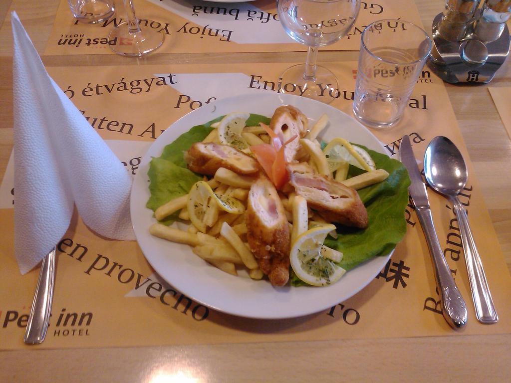 Hotel Pest Inn บูดาเปสต์ ภายนอก รูปภาพ