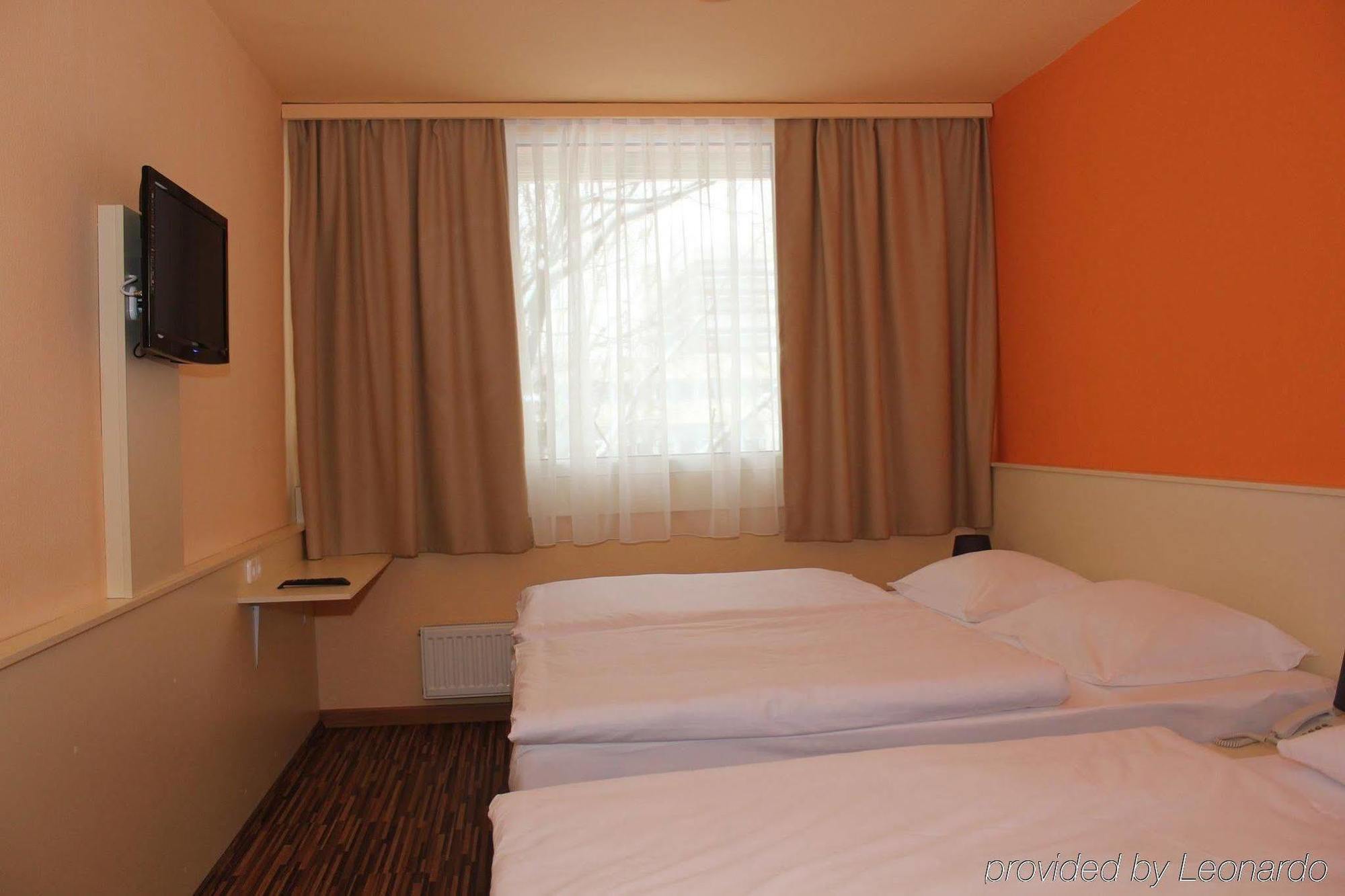 Hotel Pest Inn บูดาเปสต์ ห้อง รูปภาพ