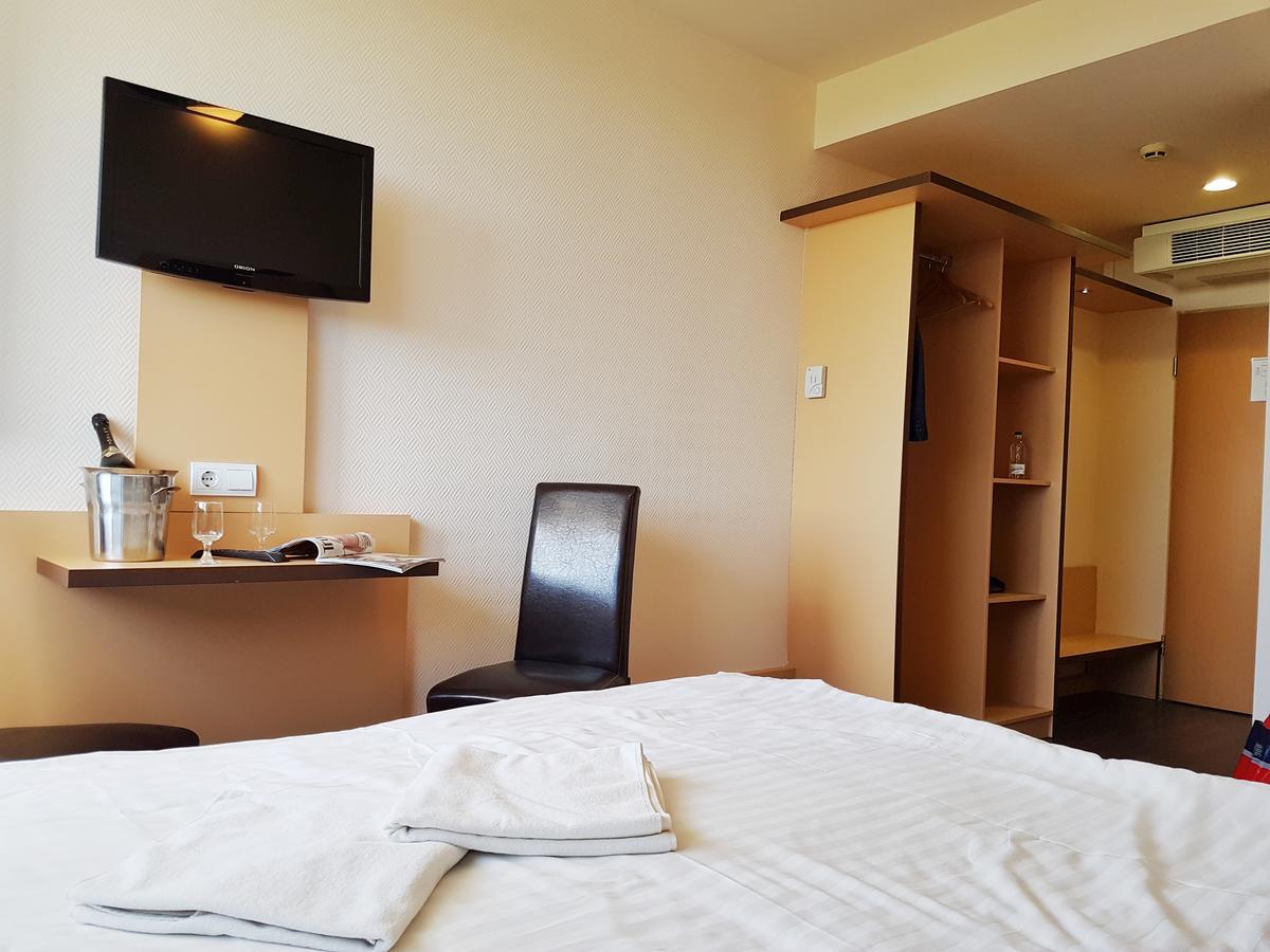 Hotel Pest Inn บูดาเปสต์ ภายนอก รูปภาพ