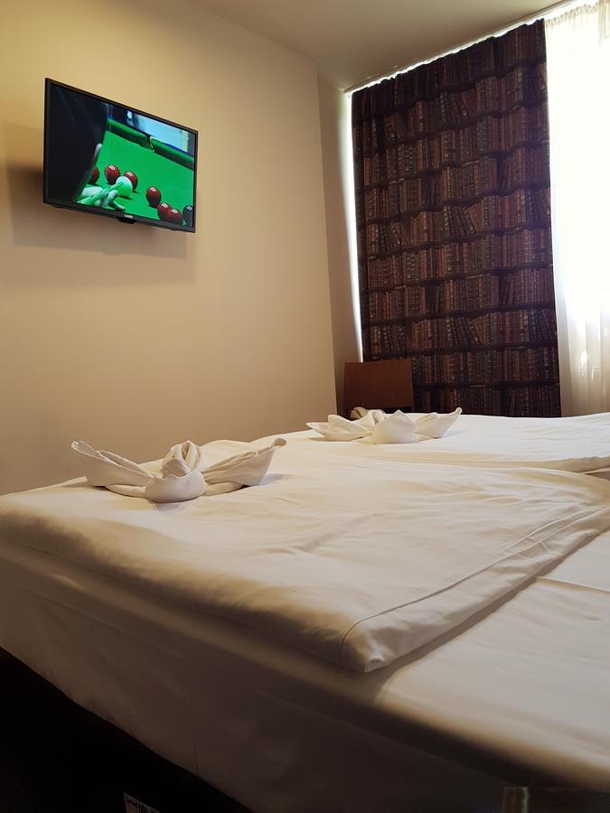 Hotel Pest Inn บูดาเปสต์ ภายนอก รูปภาพ