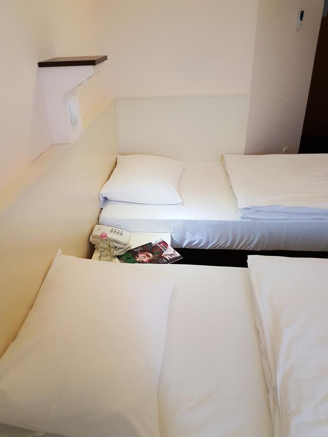 Hotel Pest Inn บูดาเปสต์ ภายนอก รูปภาพ